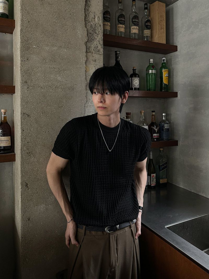 WHAT A LOOK（ワット ア ルック）の「ヴュエル ワッフル セミマッスルフィットニット（トップス）」