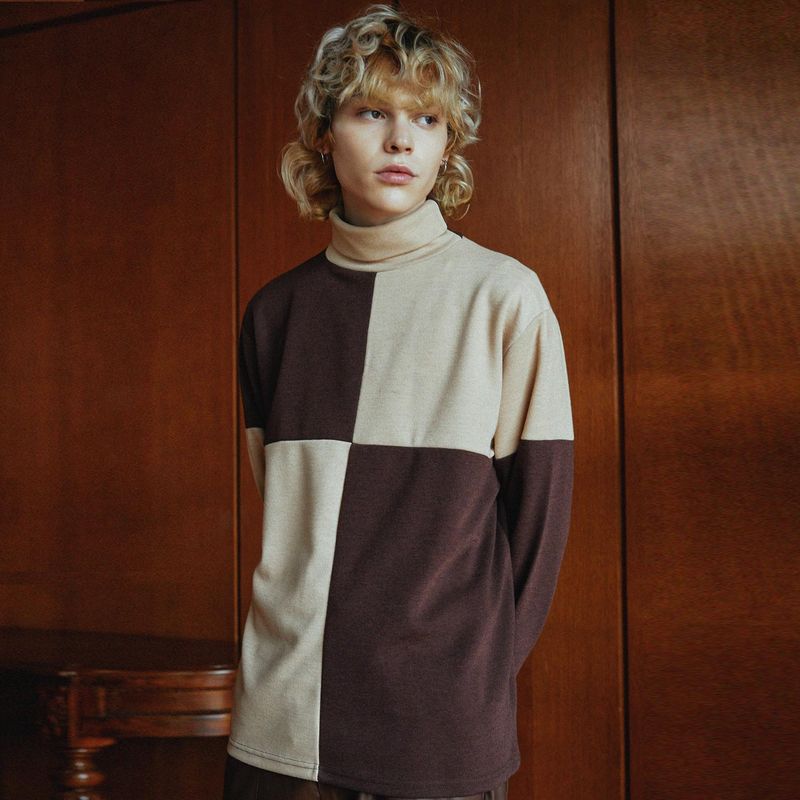 Checkerboard turtleneck t-shirt