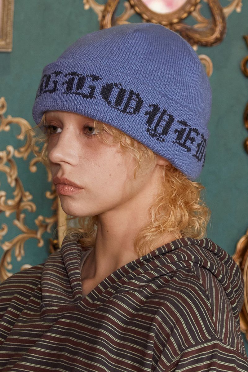 GOTHIC ROOM LOGO BEANIE / BLUE
