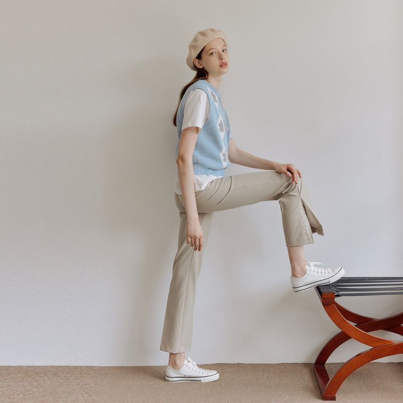 yuppe（ヤッピー）の「フラワースリットパンツ / FLOWER SLIT PANTS_BEIGE（パンツ）」