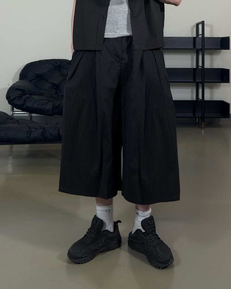 Kai Twin-Tuck Bermuda Slacks