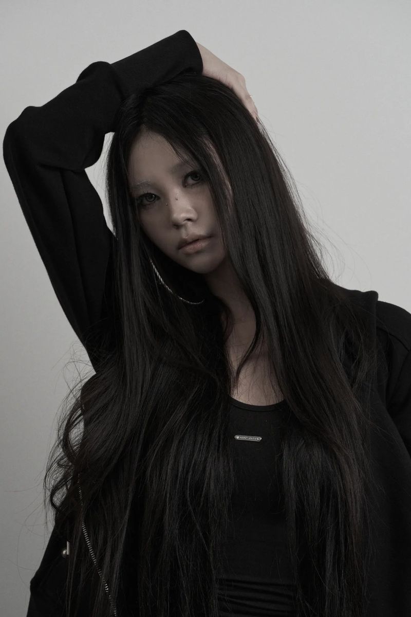 [label] hand-cut damage halterneck sleeveless (black)
