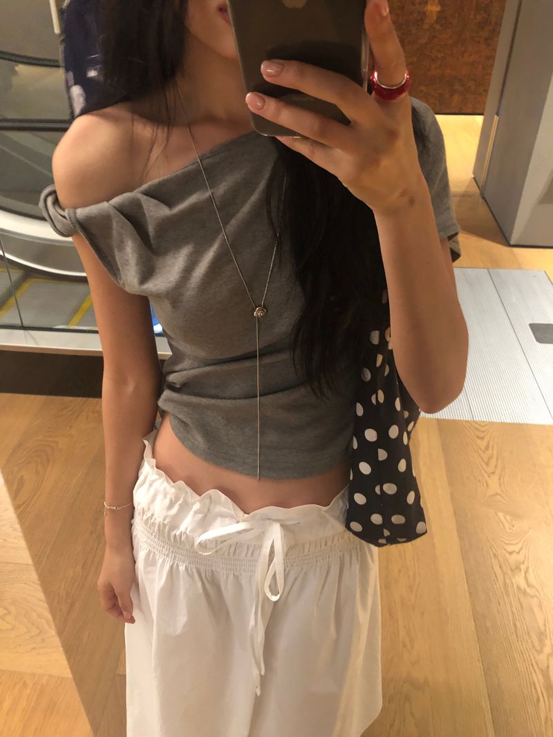 Noir One-Shoulder T