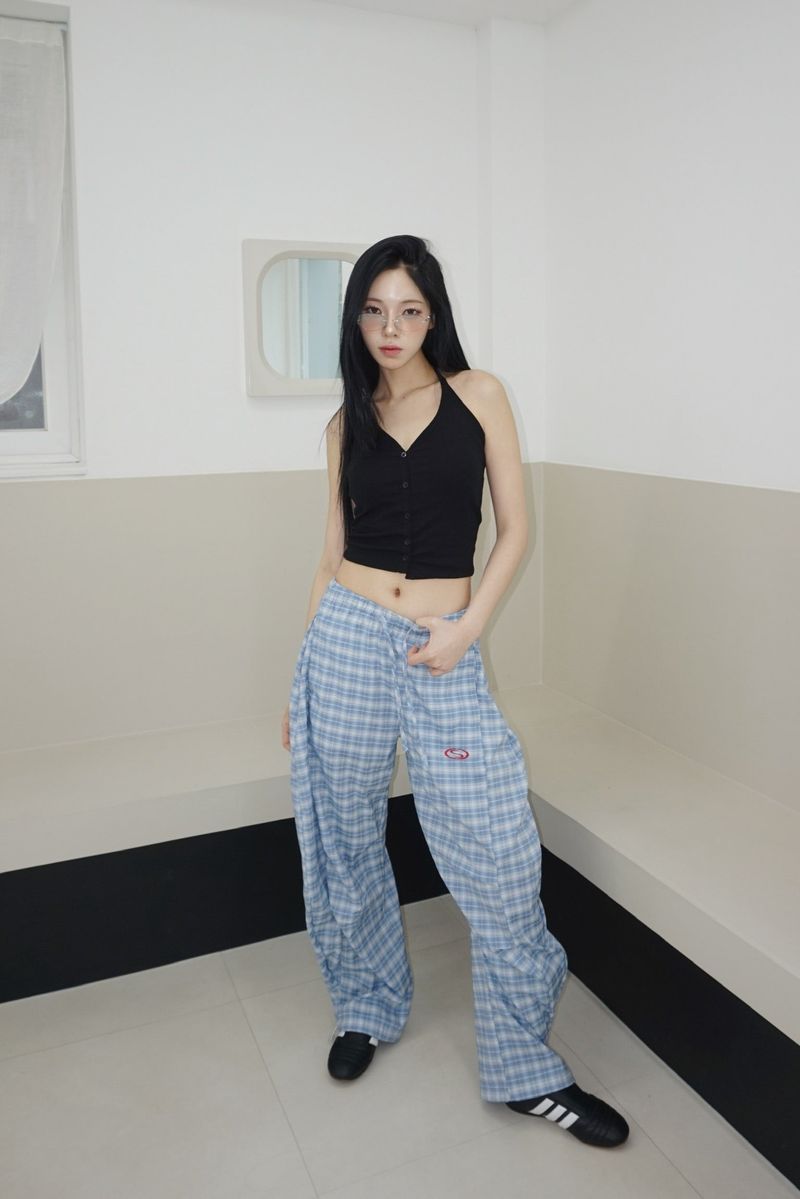 Blue checkered banding wide pants