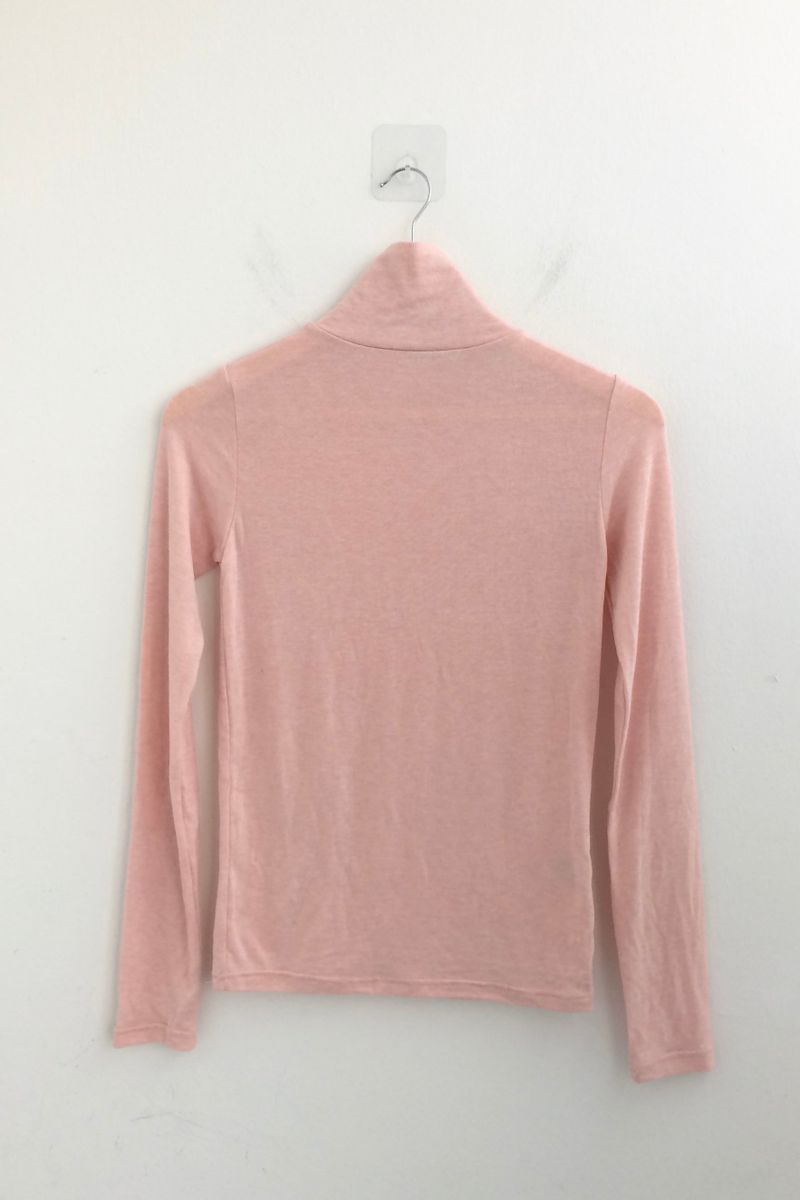 Light fit warm turtleneck T-shirt