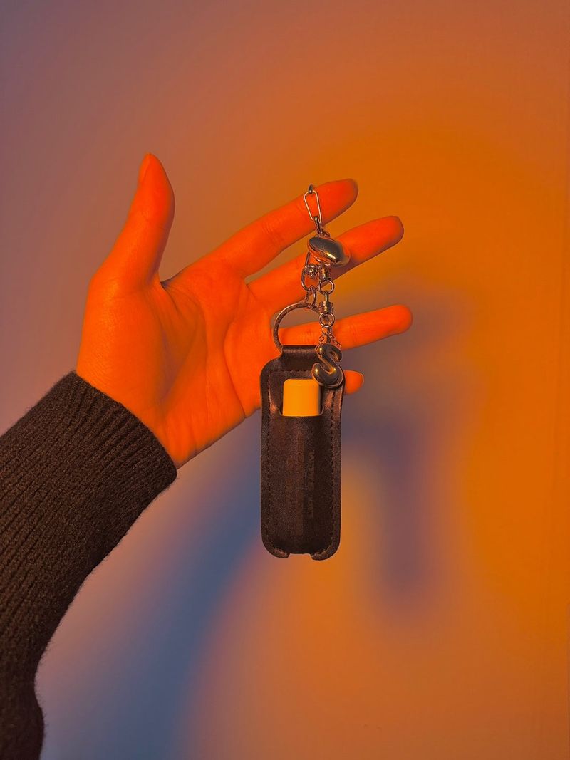 Good kisses initial lipbalm keychain (3color)