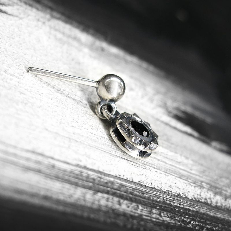 SunlightD-1 Garnet silver earring