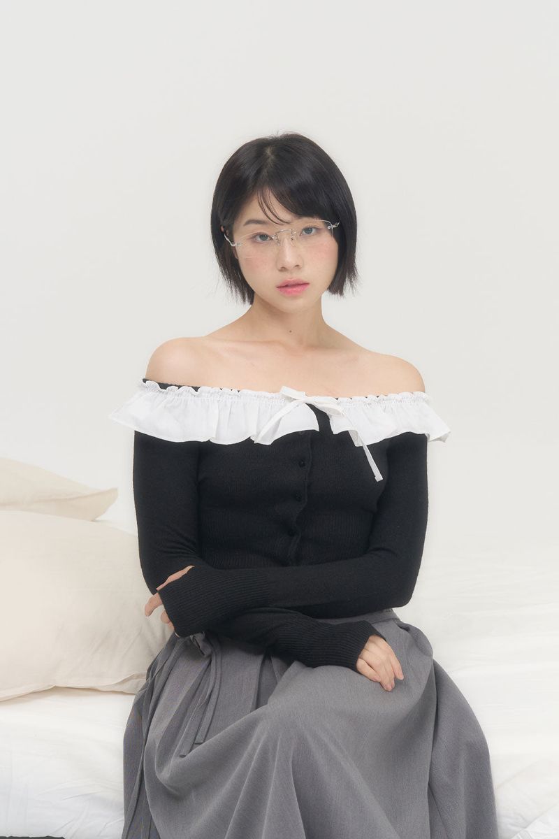 FRILL CROP CARDIGAN (BLACK)