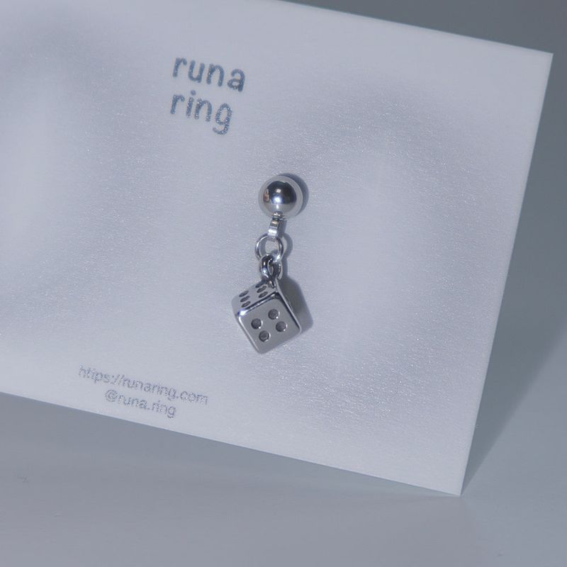 RUNARING（ルナリング）の「mini dice piercing（Accessories）」