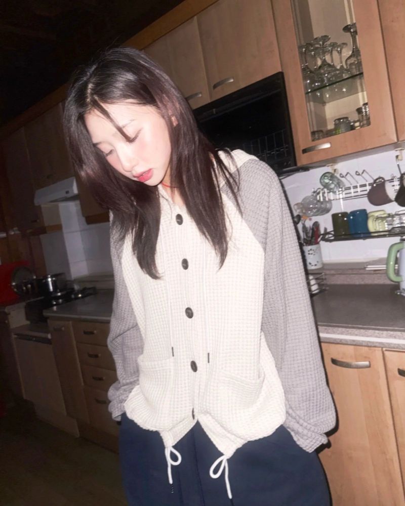 douchidouchi（ドウチドウチ）の「(2color) Waffle Raglan Hood Cardigan（Tops）」