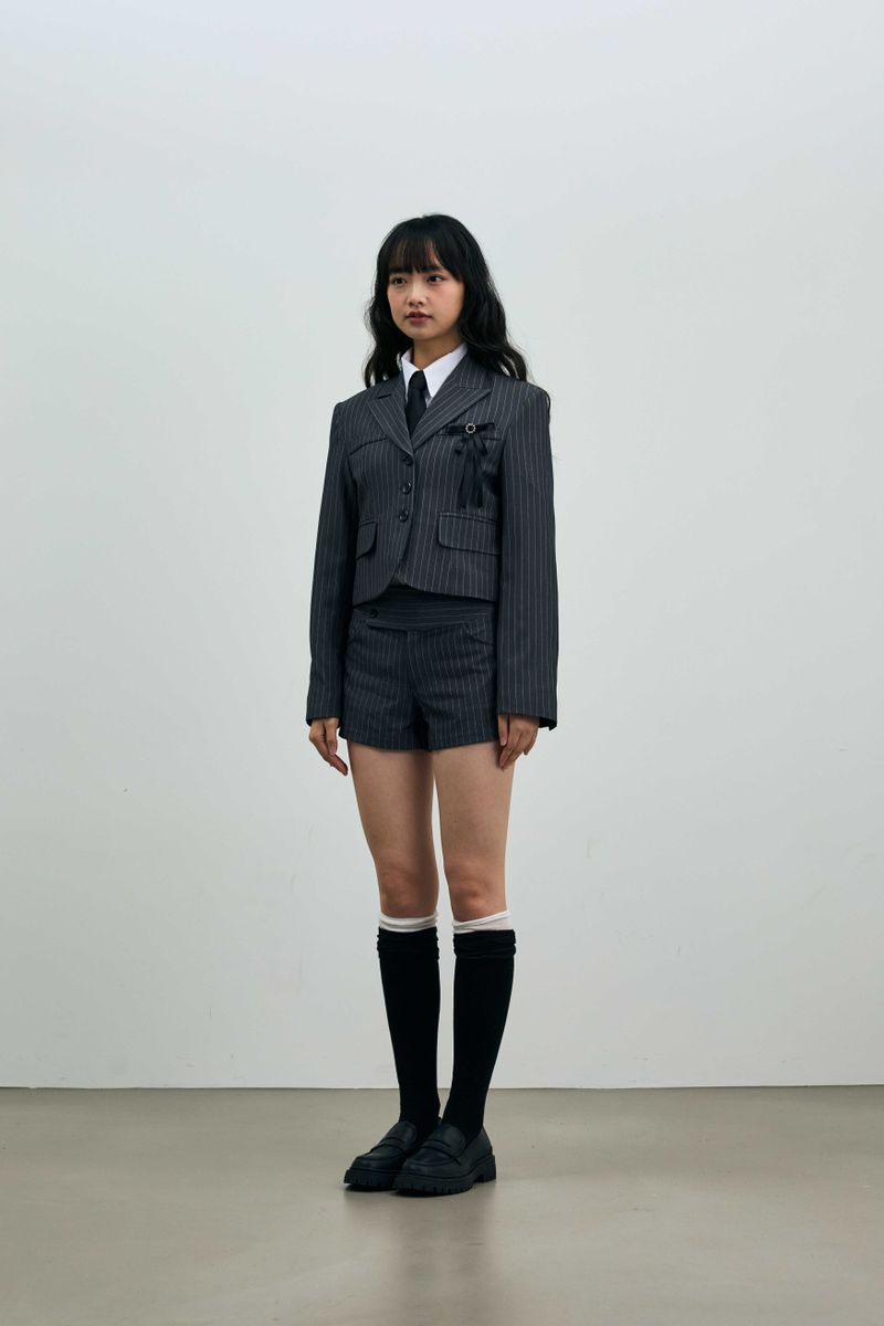 AVEL PINSTRIPE CROP JACKET / CHARCOAL