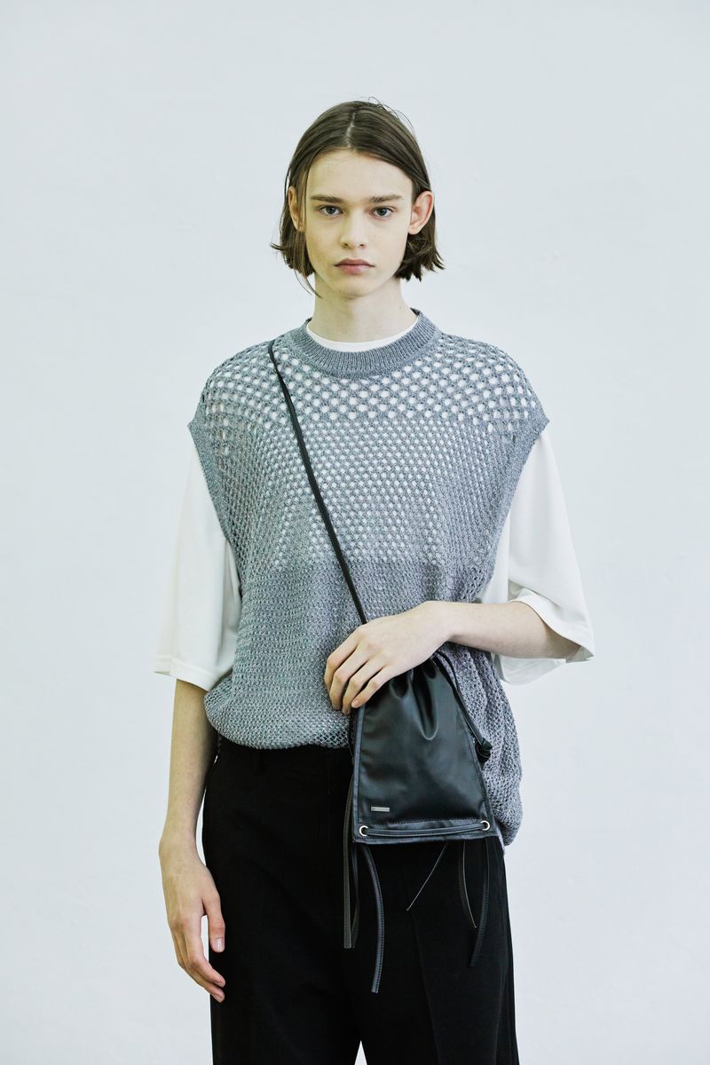 gradation punching knit vest grey