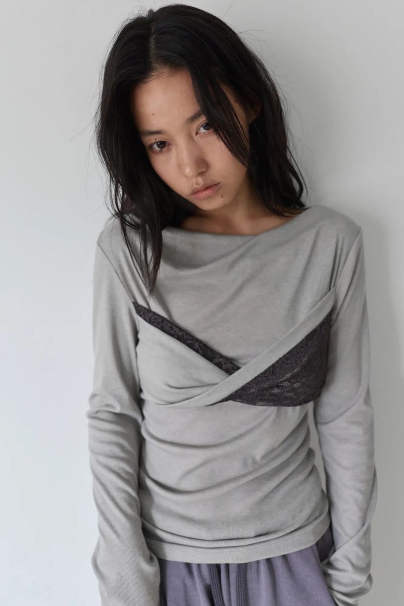 PORTERNA（ポルテナ）の「26SS★ ツイステッドレースレイヤードドレープTシャツ（トップス）」