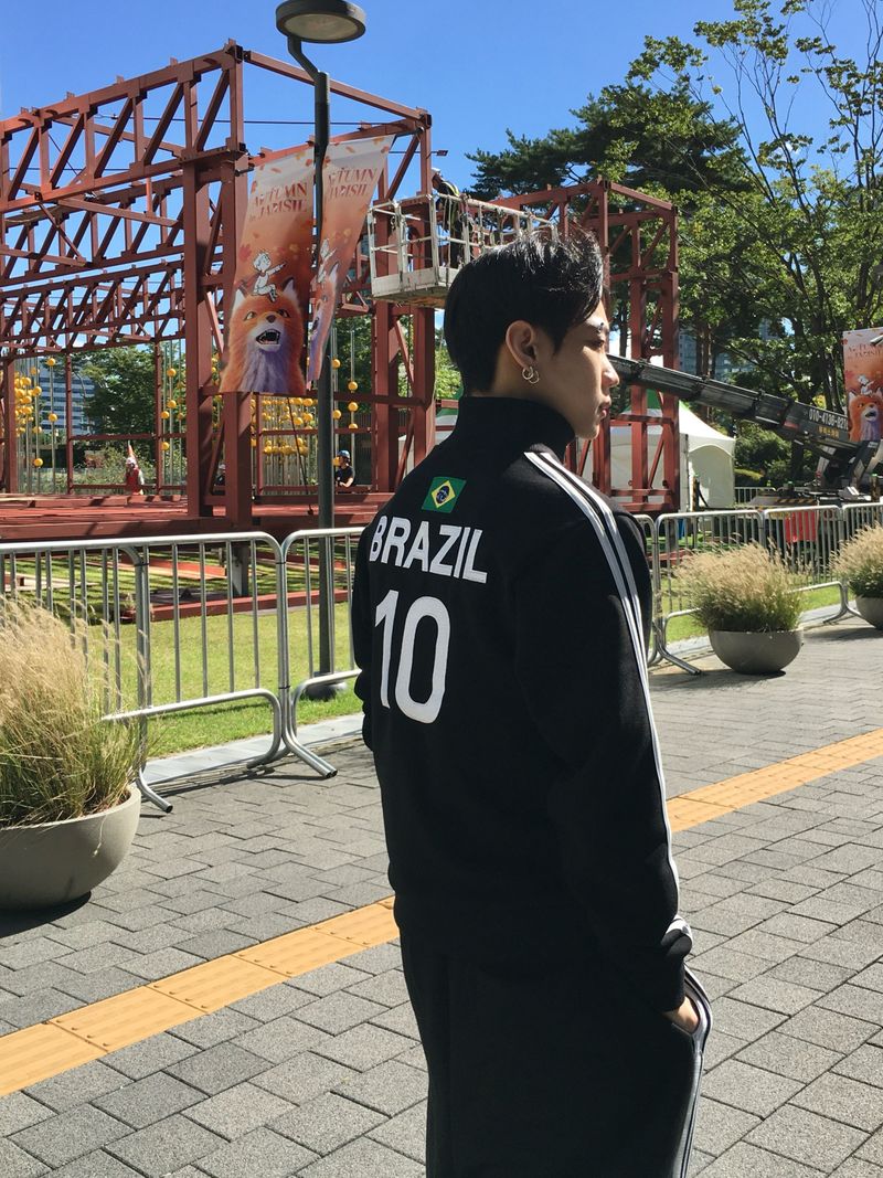 Noir Brazil Track Line Zip-Up 3C