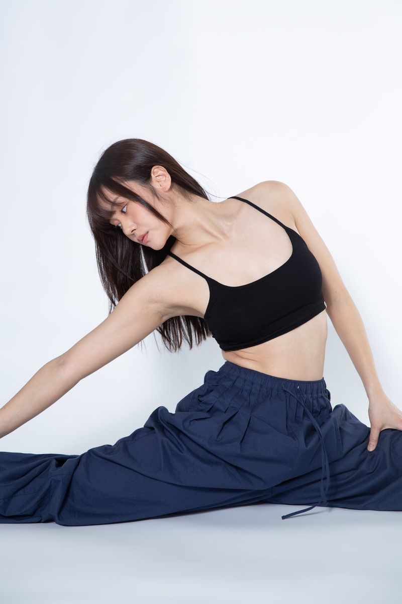Back Tunnel Bra Top (Black)