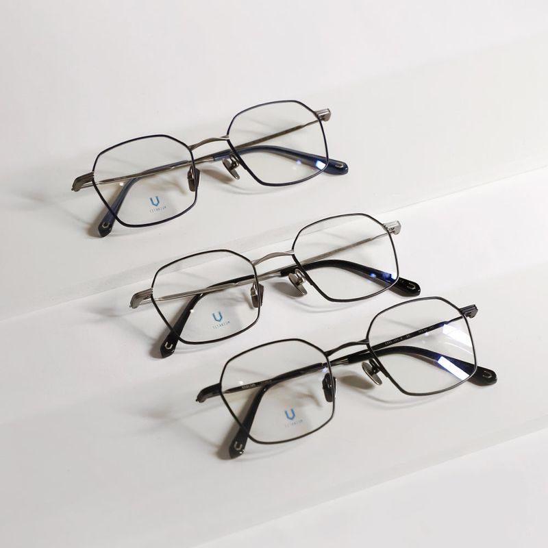Knouun Square titanium glasses CODE. 101. B Black