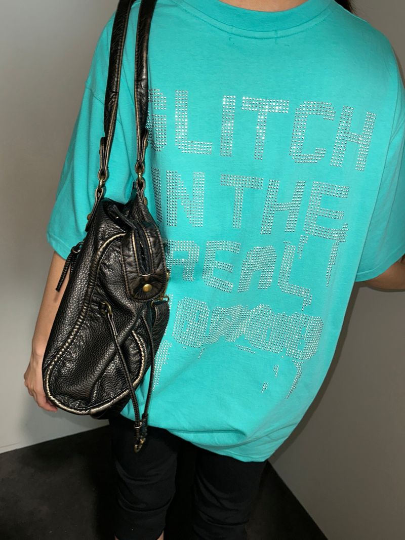 バックピース ホットフィックス スタッズ ビビッド オーバーサイズTシャツ - 3カラー