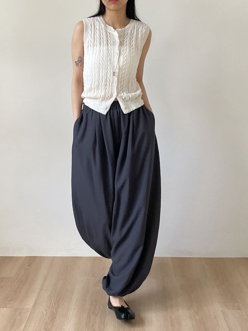 Oreo Cable Knit Vest