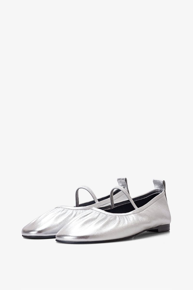 TUTU FLAT IN SILVER LINING