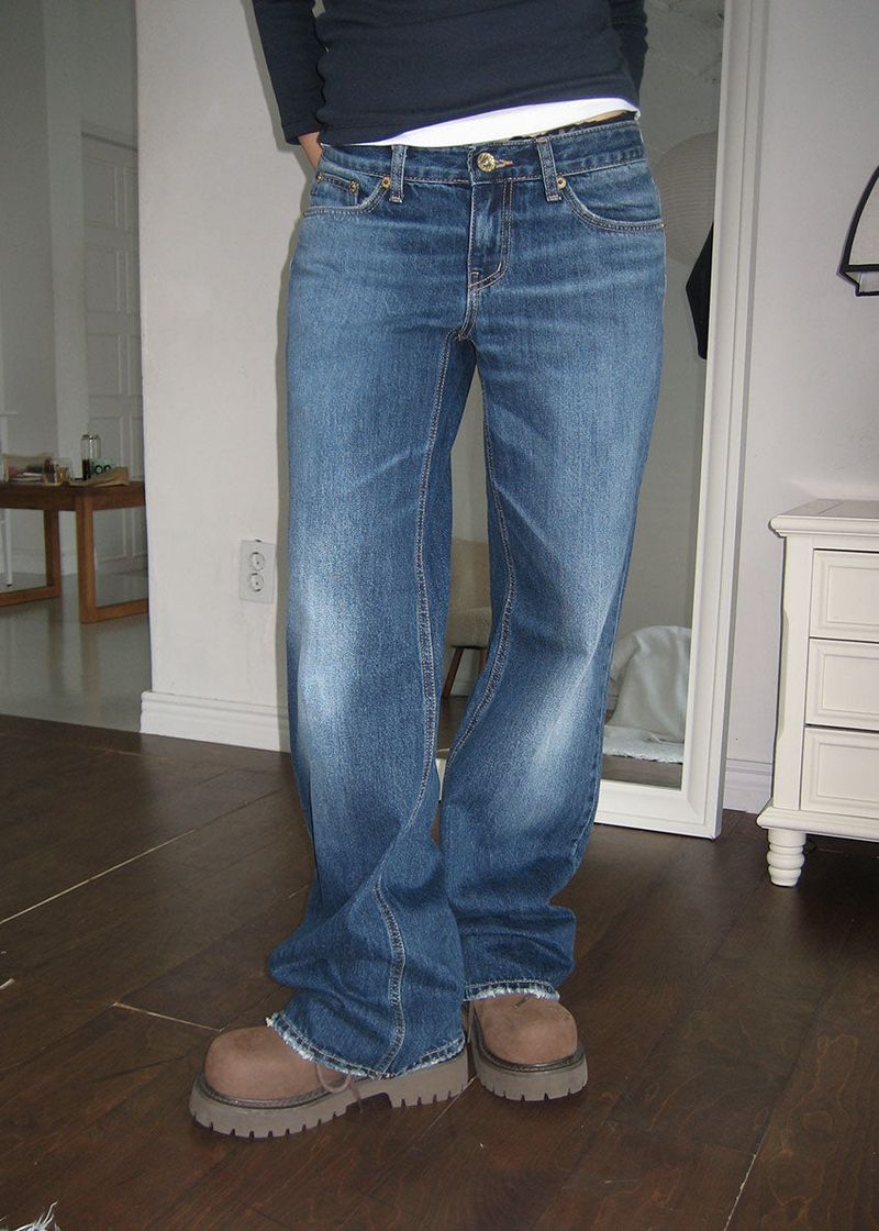 LOW BRUSH STRAIGHT DENIM