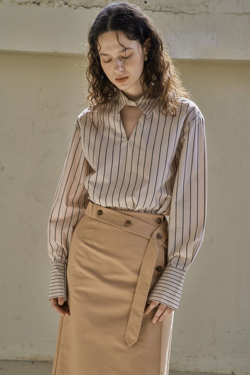BELTED BUTTON SKIRT_BEIGE