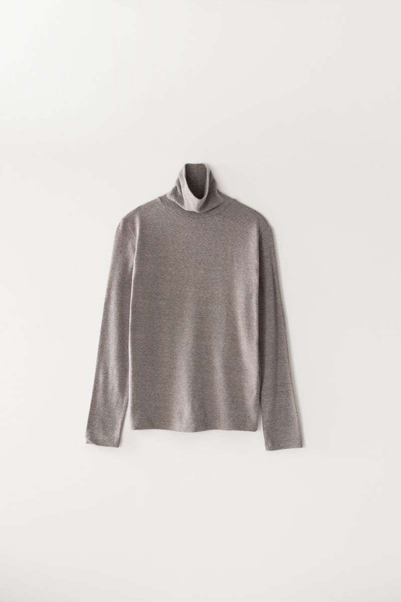 PLAT DU JOUR(プラドゥジュール)の「Basic turtle neck T-shirts (Mocha)(Tops)」