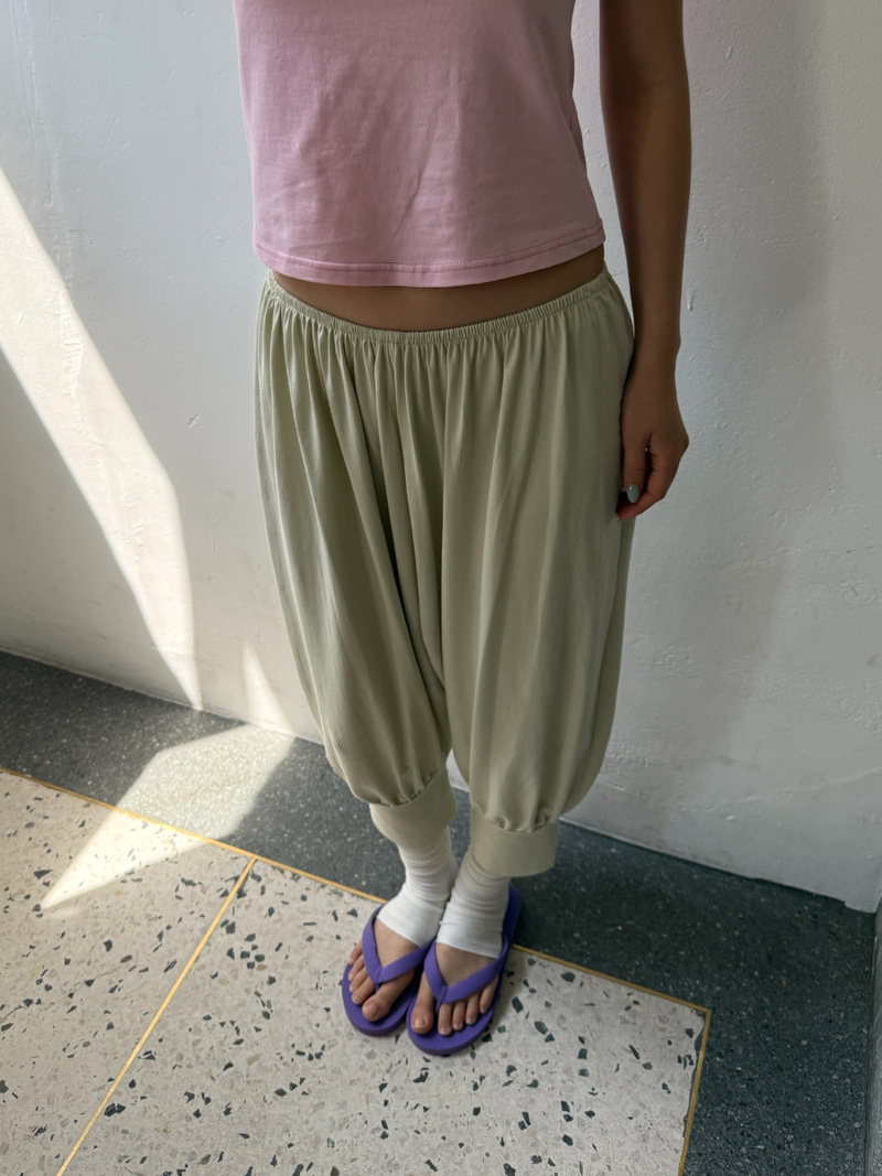 another language（アナザーランゲージ）の「 easy shirring capripants （Pants）」