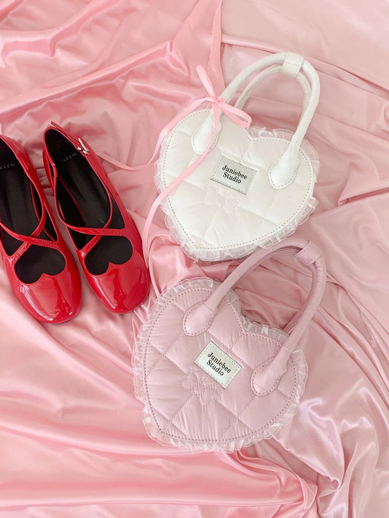 Teddy’s Love（テディスラブ）の「Junie Lace Heart Bag ( Pink )（Bags）」