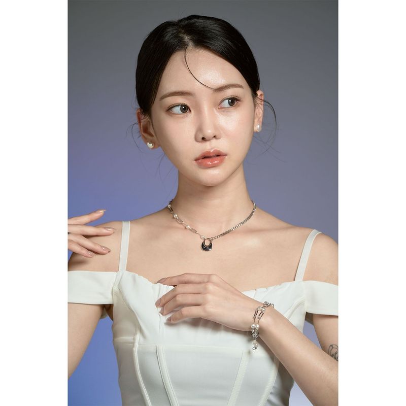 Hobo Bag Pearl Chain Necklace