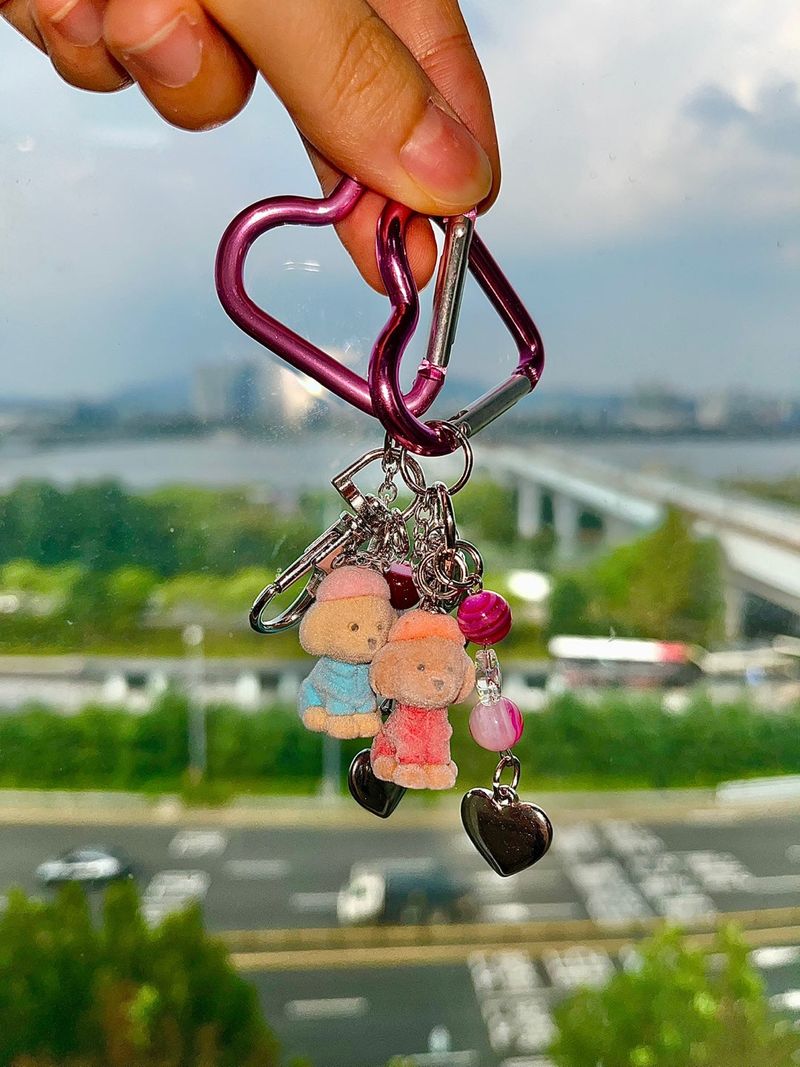 Kitsch dog keychain (2color)