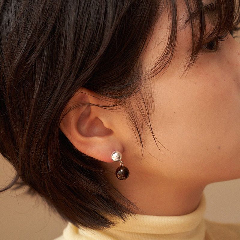 geegee(ジジ)の「smoky quartz ball earring(Accessories)」