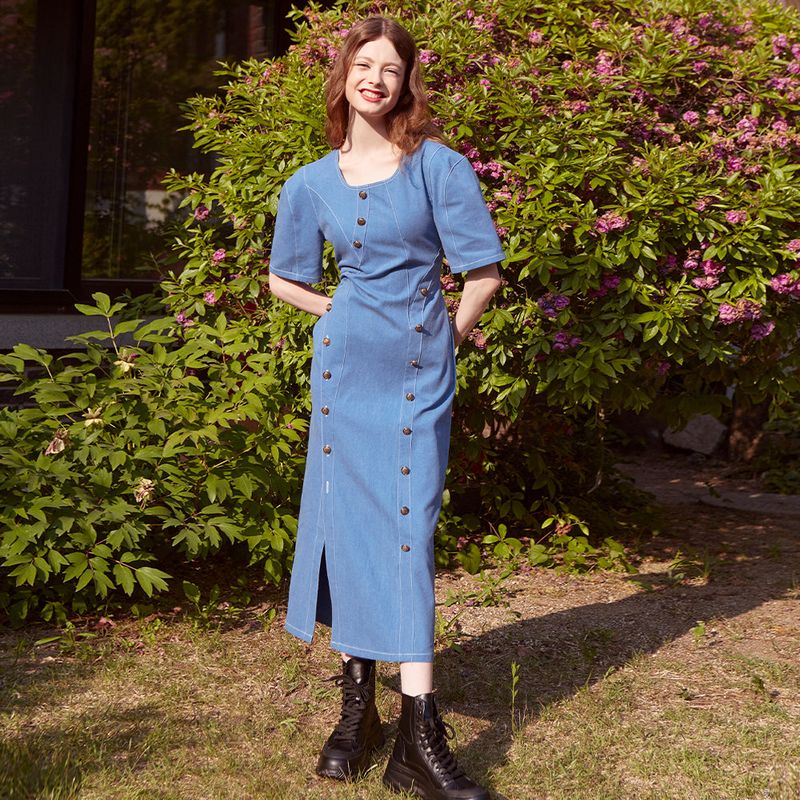 Button Stitch Line Dress