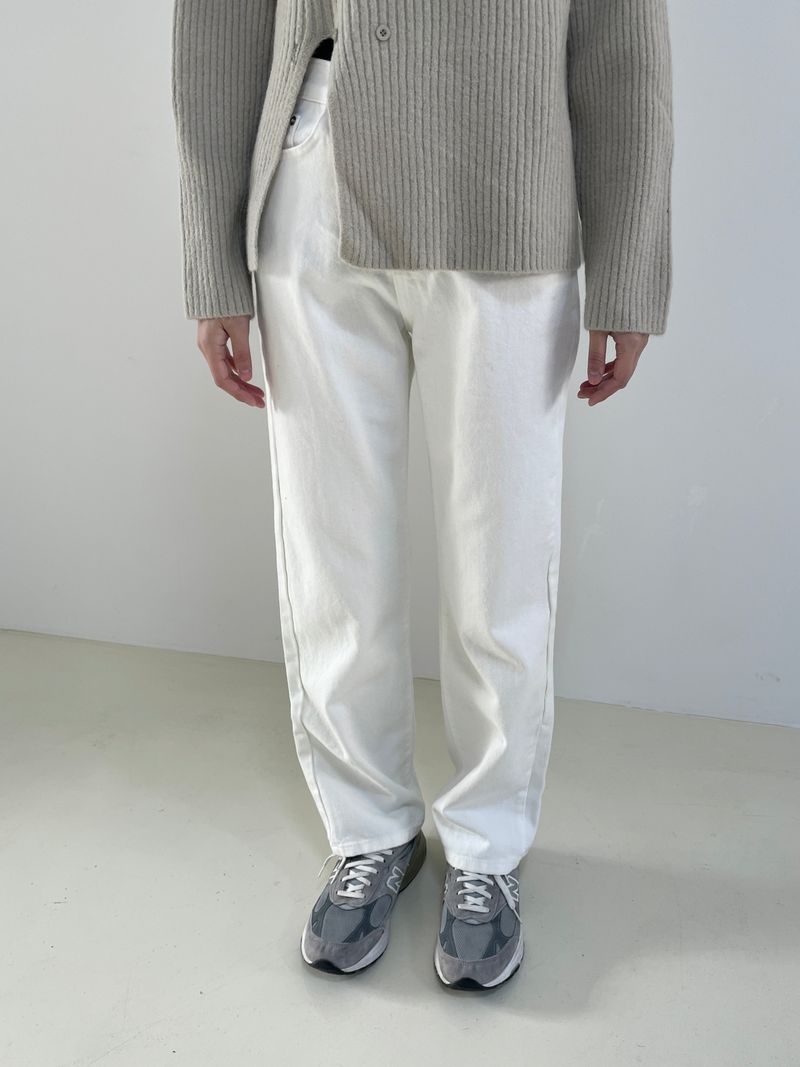 Plain straight white pants