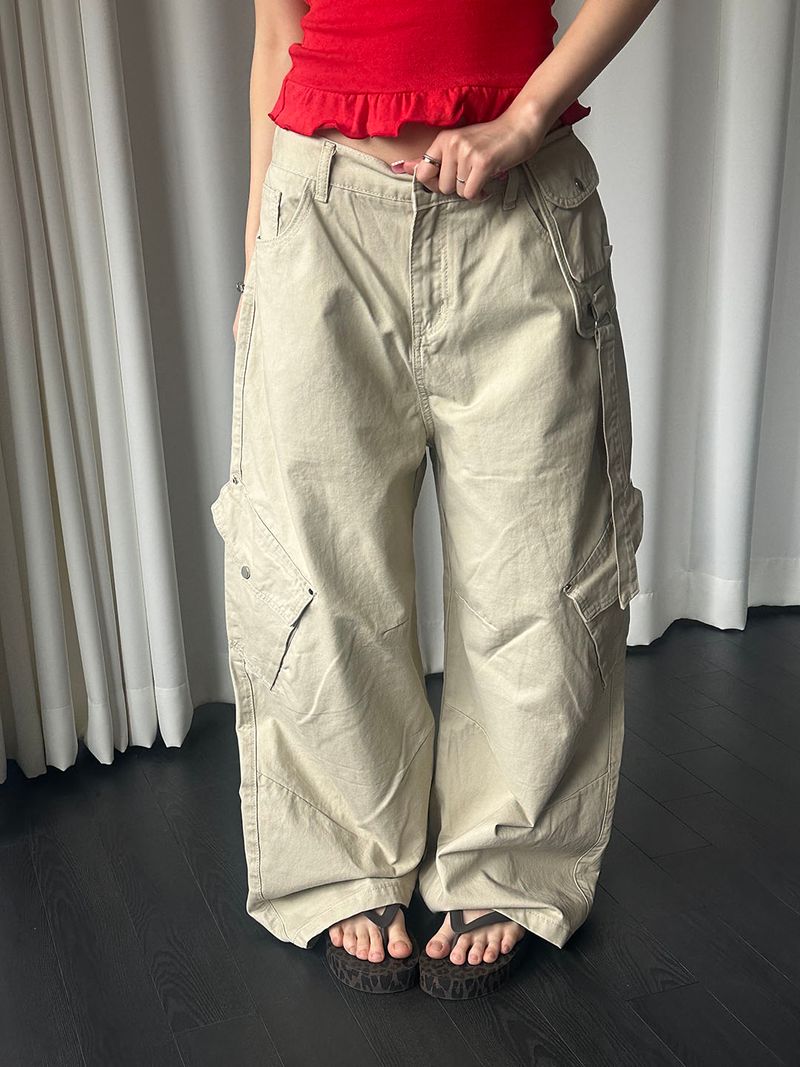 MUZESEOUL（ミューズソウル）の「ユーティリティストラップ カーゴパンツ(3color)（パンツ）」
