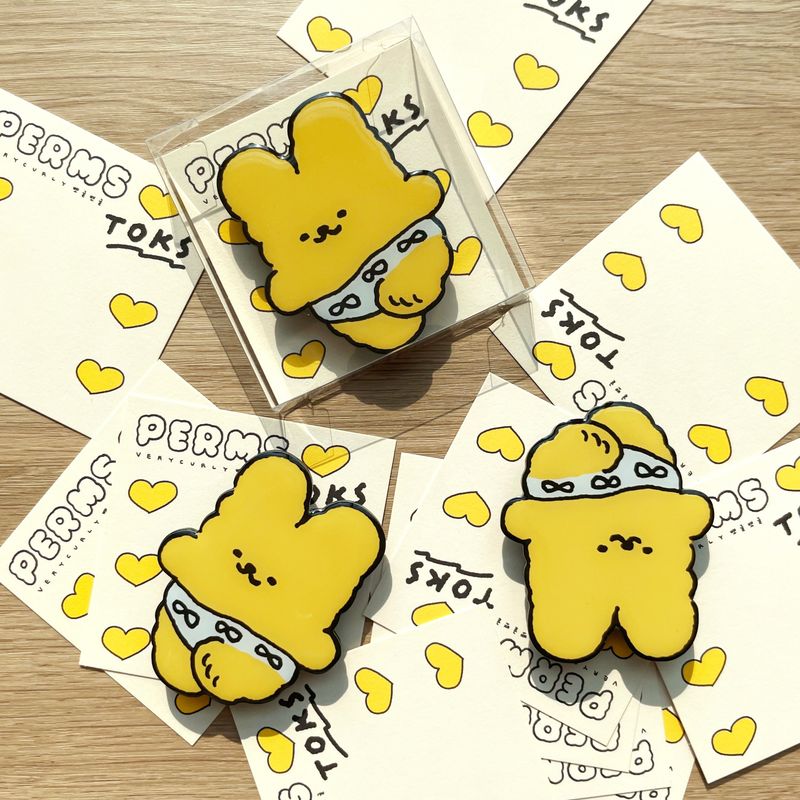 PERMS（パムズ）の「Smartphone Grips TOKS | パンティーウサギ（Smartphone Accessories）」