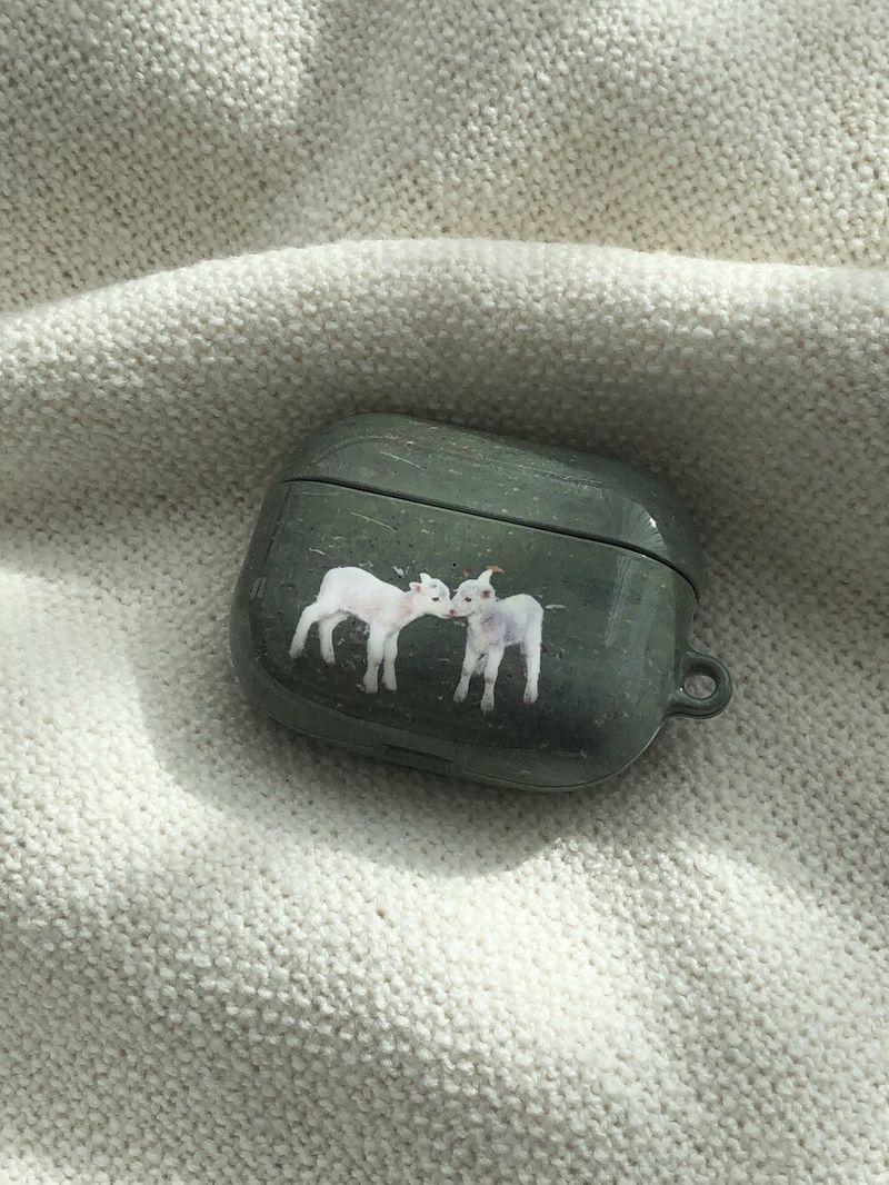 [loving sheep airpods case]