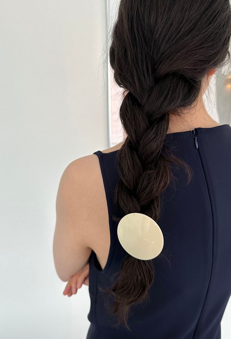 one acrylic hair strap - cream