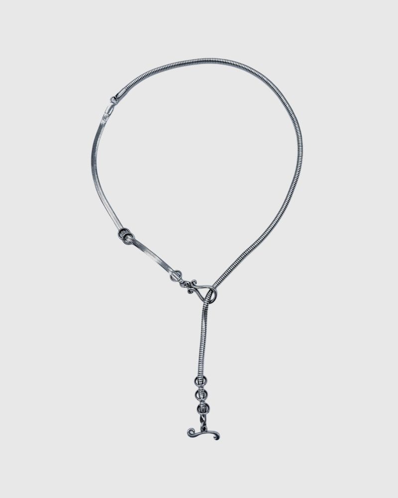 Flat round necklace