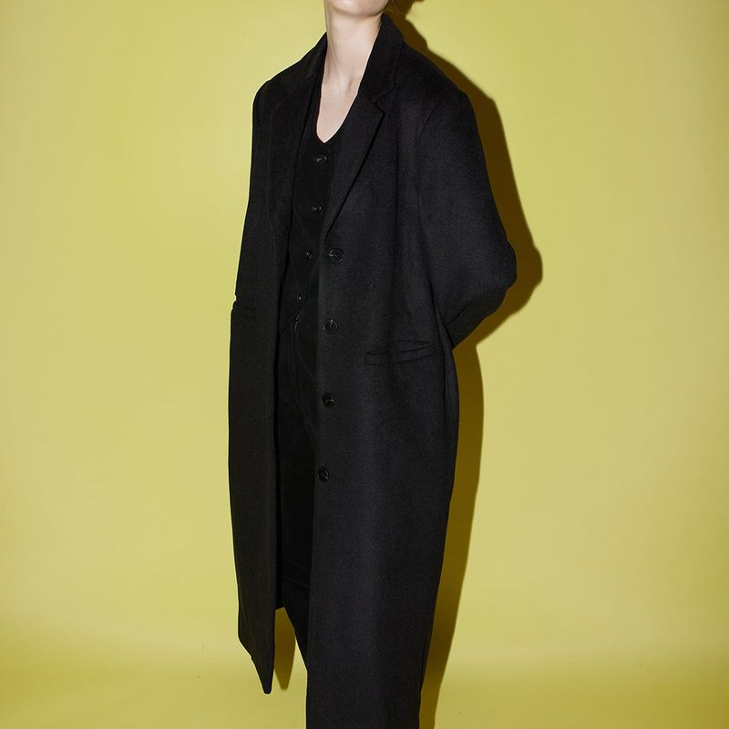 Single breasted tailored coat black