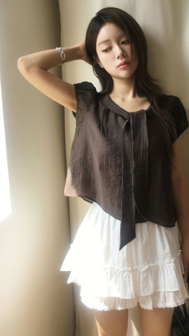 Minu lace mini skirt