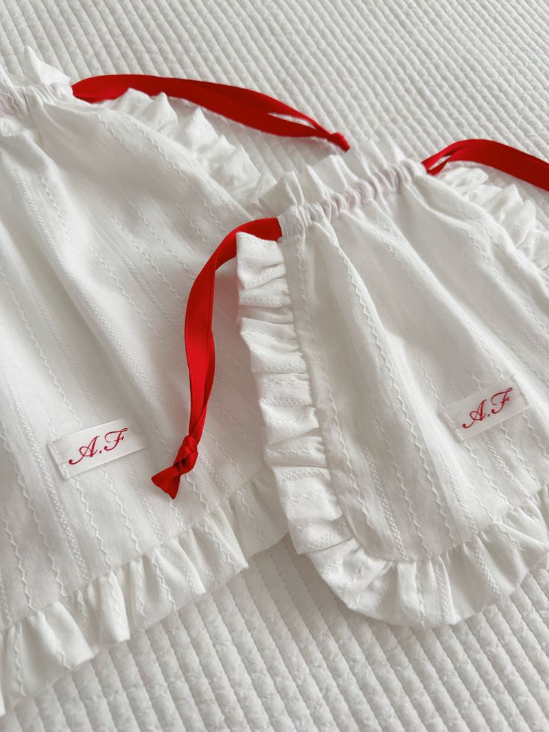 Initial Label Frill Pocket Red String Small Size