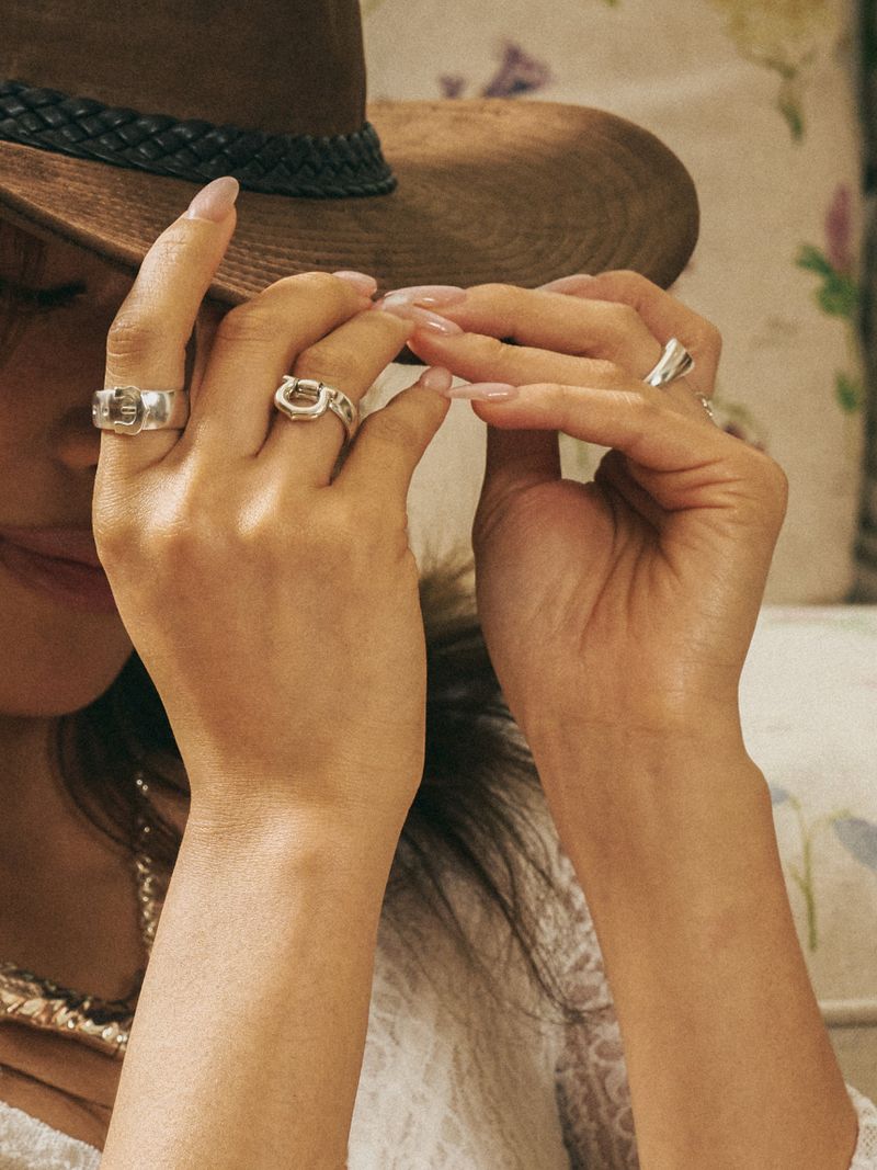 H'S SHOE CHARM RING