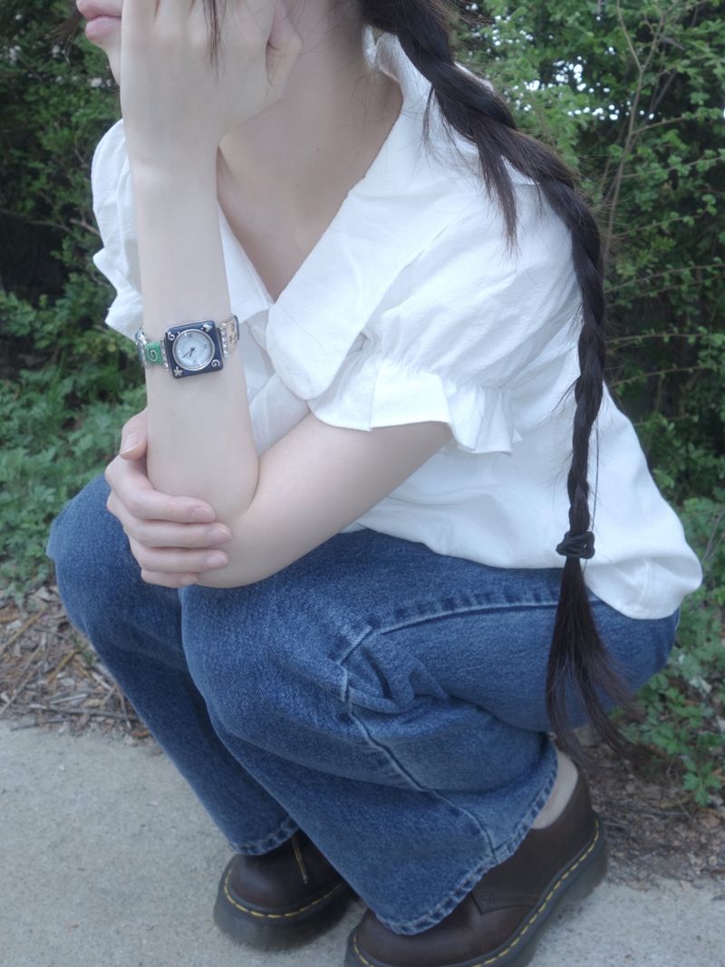square link watch