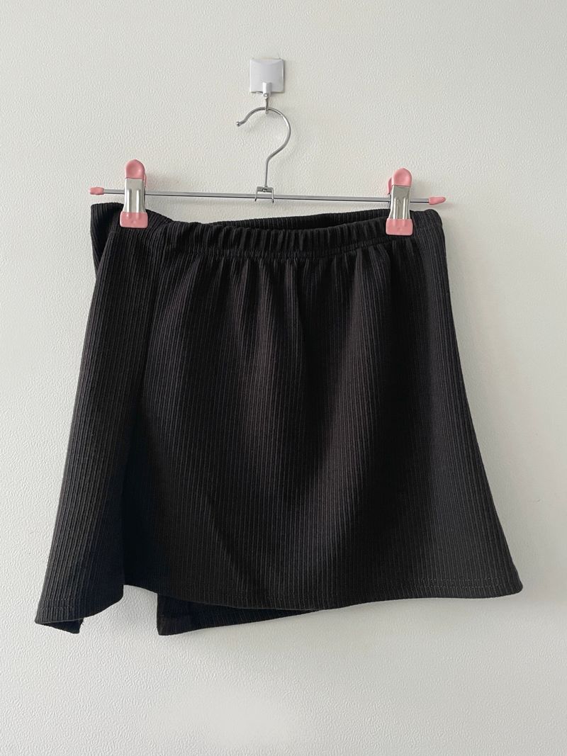 Toggle knitted tube top