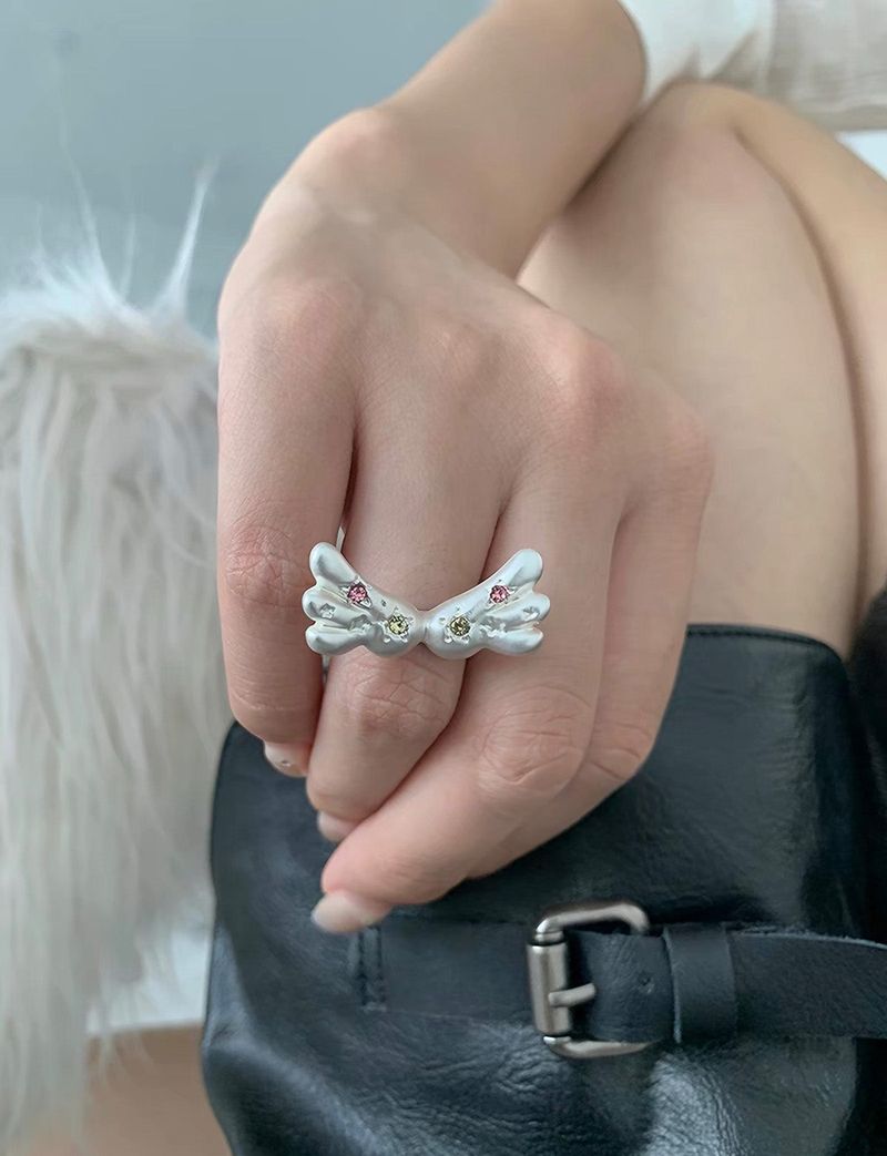 Matt silver bold wings ring
