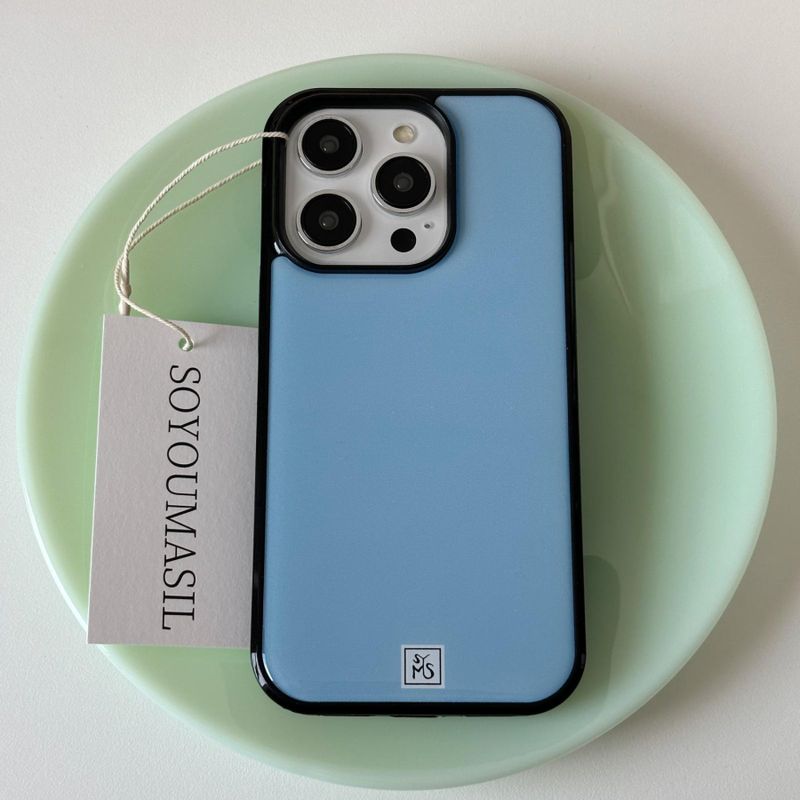 SOYOUMASIL（ソユマシル）の「シンプルエアリーブルーエポキシバンパーケース（スマホグッズ/小物）」
