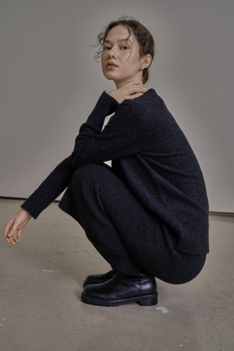 WOOL V-KNIT_CHARCOAL