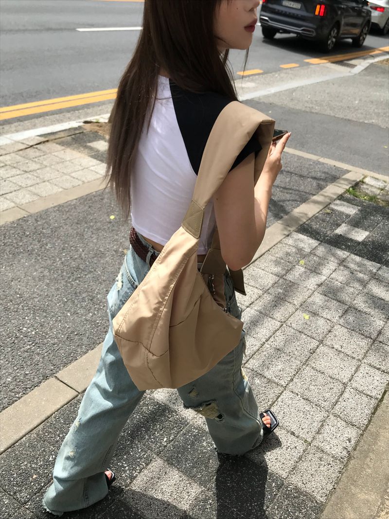 Selene crop T