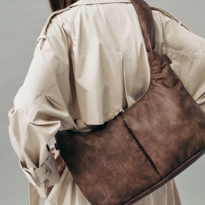 FILLINTHEBLANK（フィルインザブランク）の「Soft Basket Hobo Bag (M)(brown)（Bags）」