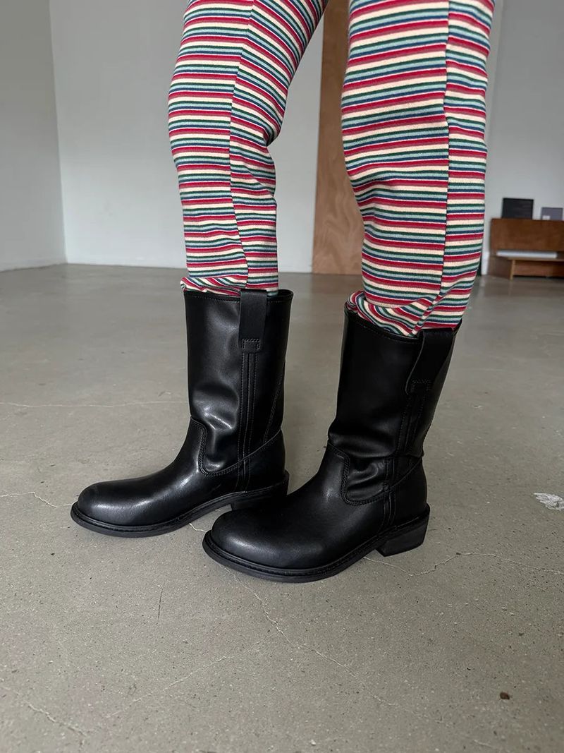 simple leather middle boots